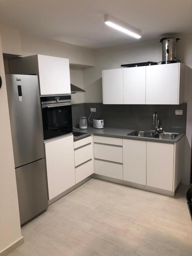 Buchman Apartment Near Center Modi'in Buitenkant foto